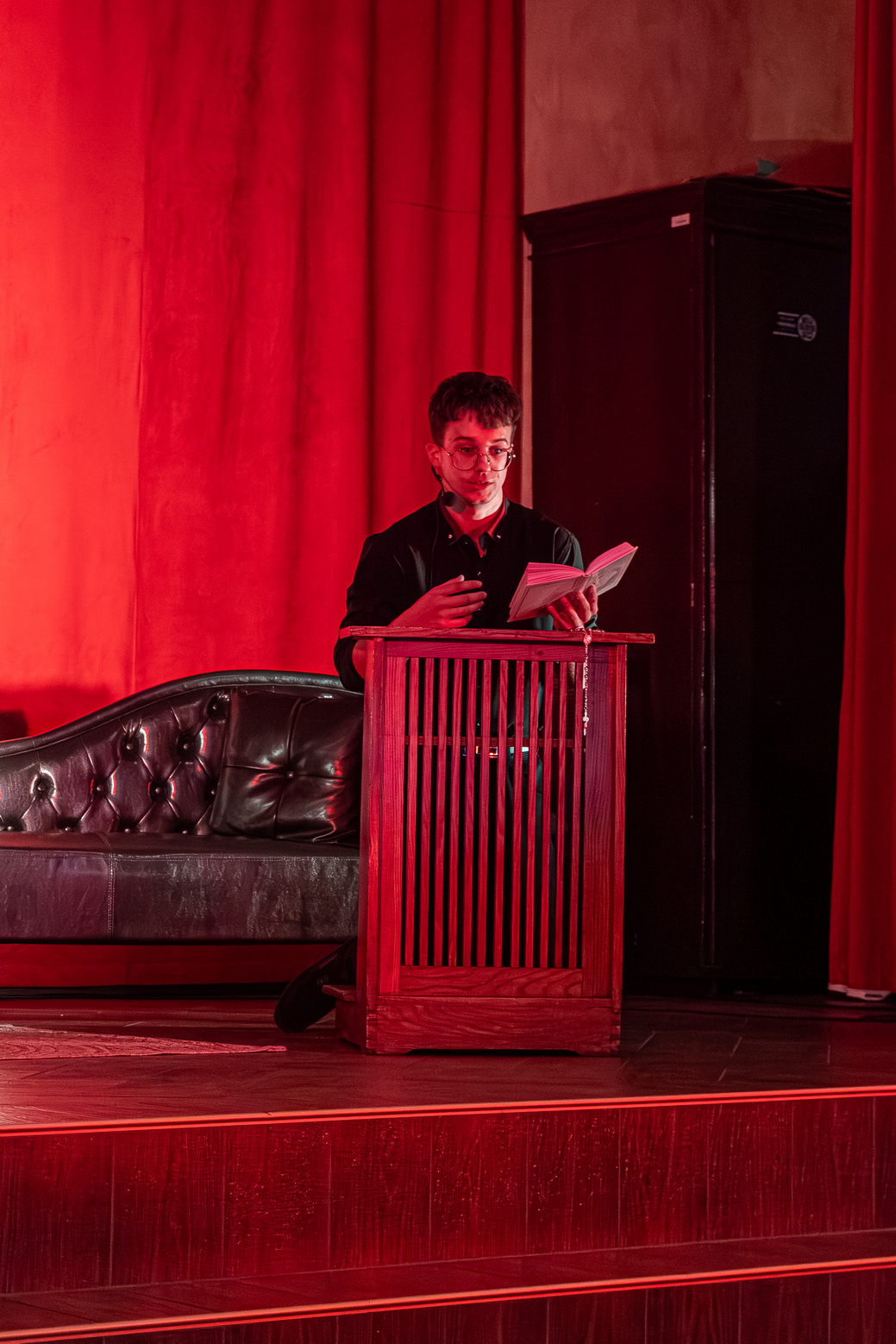 Zdjęcie 06.11.2025 Czytanie Narodowe-18c92de1da-e5f3-431d-acc6-df6d4db8a2cd.jpg w galerii Narodowe Czytanie poezji Jana Kochanowskiego A. D. 2025